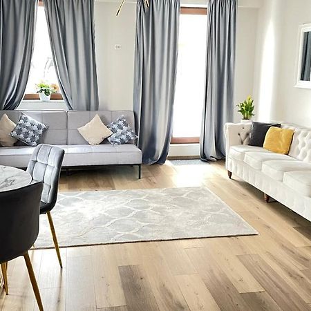 Londof Luxury Apartments - With A Panoramic View Over The City Braşov Exterior foto