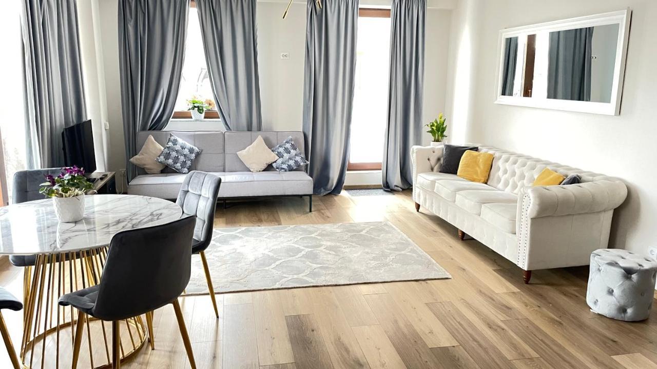 Londof Luxury Apartments - With A Panoramic View Over The City Braşov Exterior foto